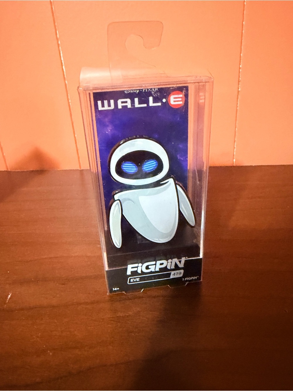 WALL•E EVE Collectible Pin - White